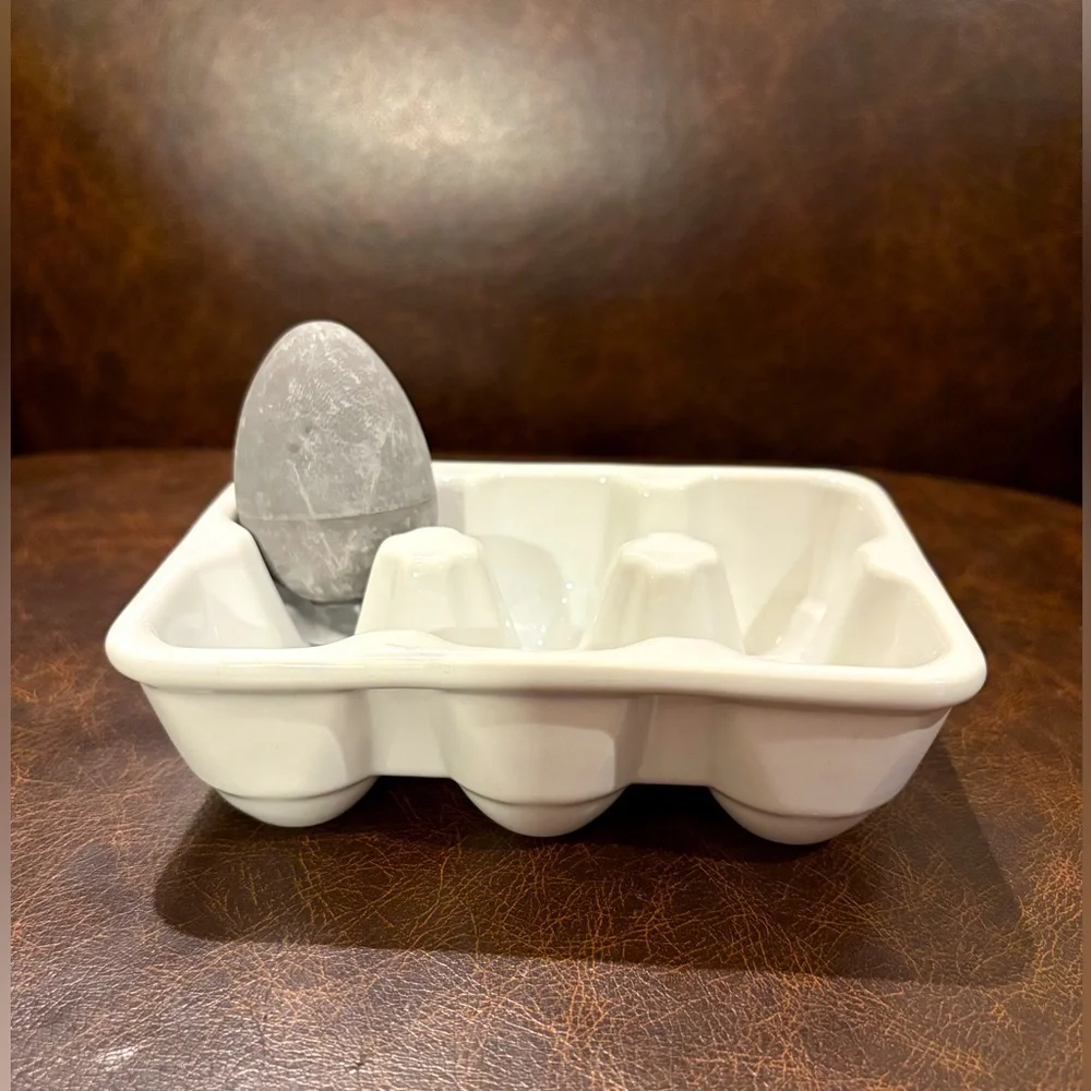 Pier 1 White Ceramic Egg Holder 🥚